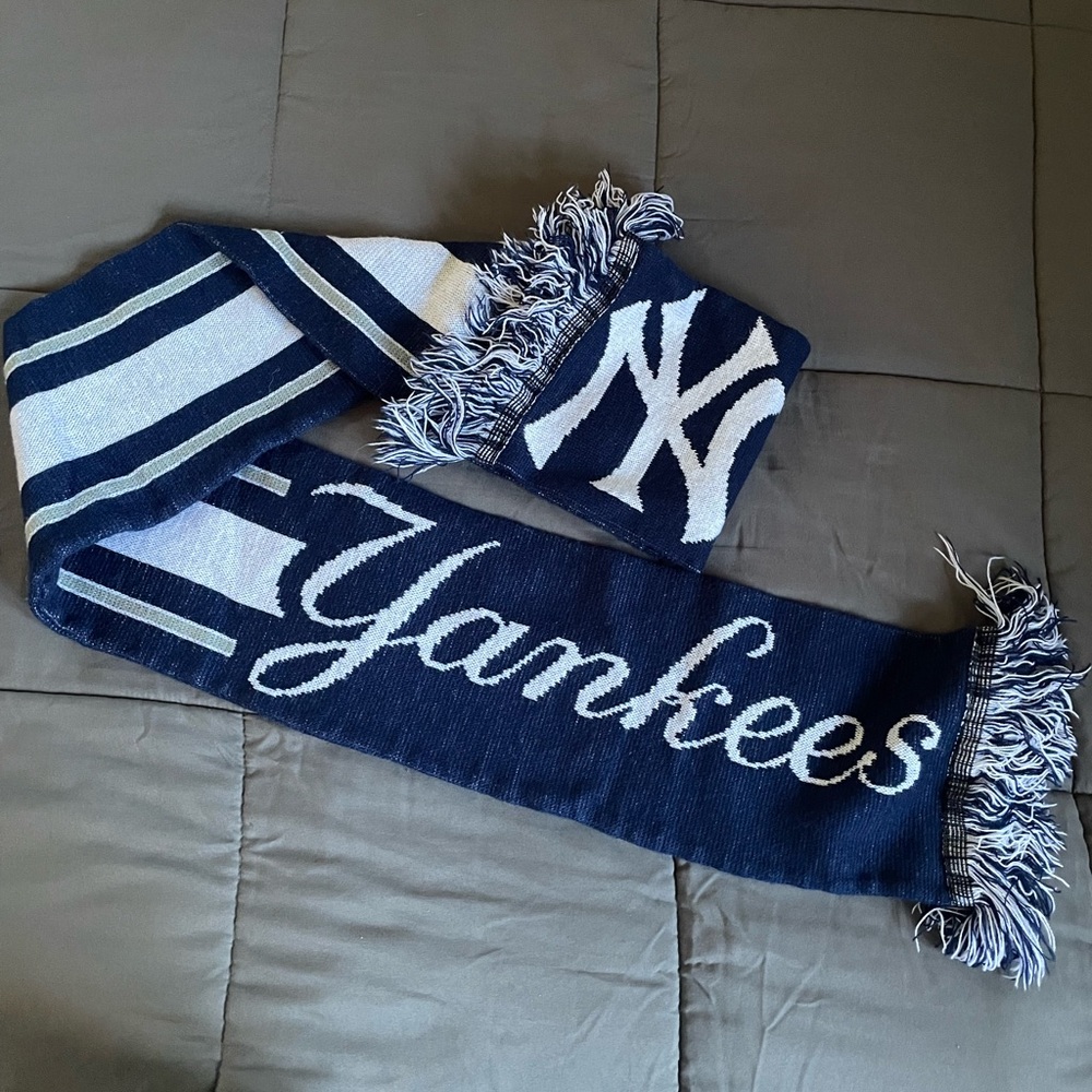 Yankees Scarf